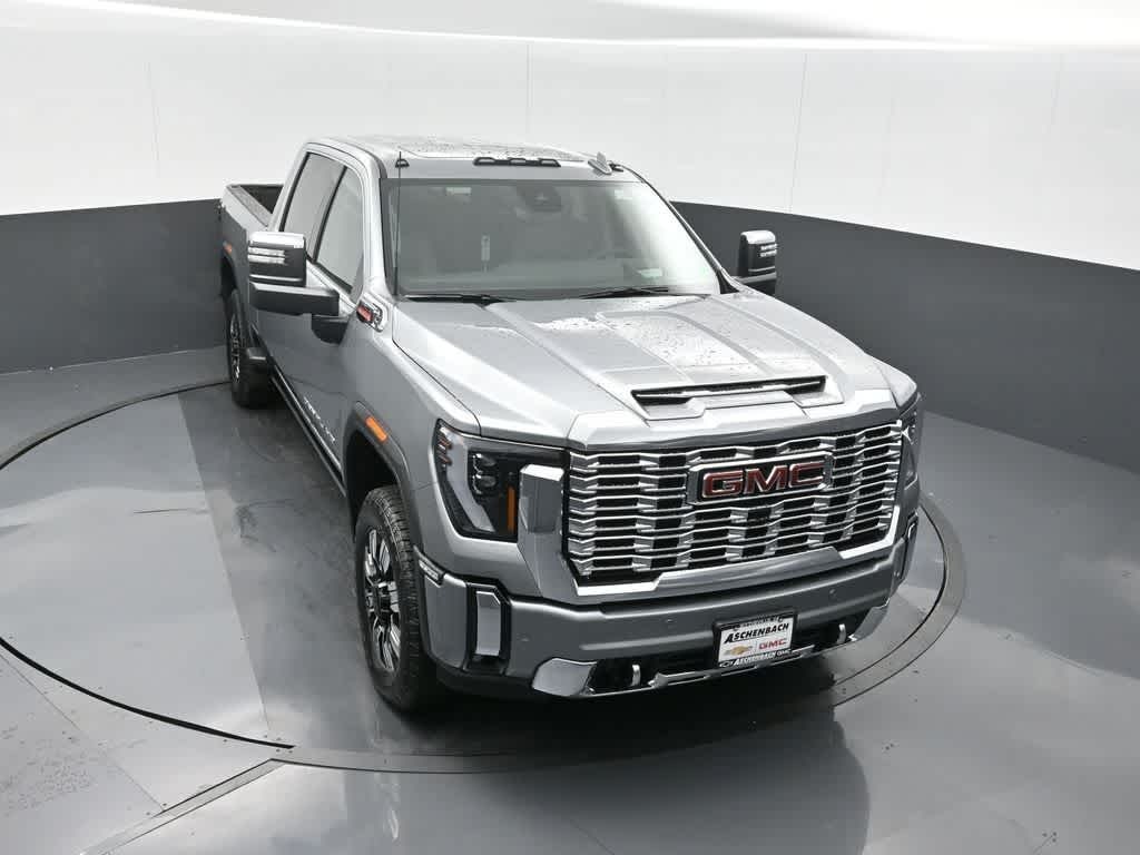 2025 GMC Sierra 2500HD 4WD Crew Cab Standard Bed Denali