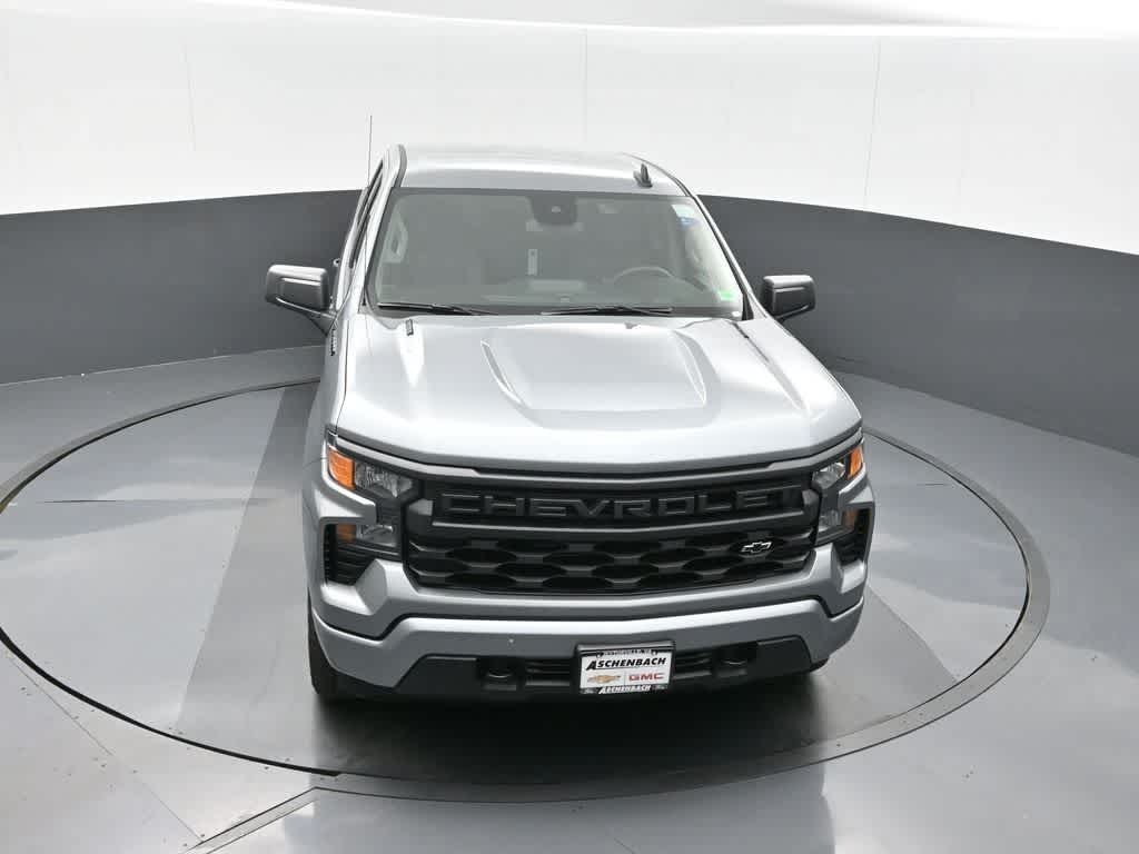 2026 Chevrolet Silverado 1500 4WD Crew Cab Standard Bed Custom