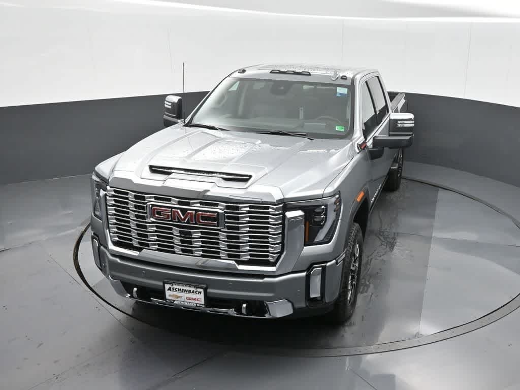 2025 GMC Sierra 2500HD 4WD Crew Cab Standard Bed Denali
