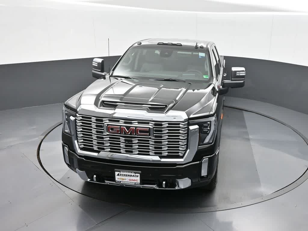 2025 GMC Sierra 2500HD 4WD Crew Cab Standard Bed Denali