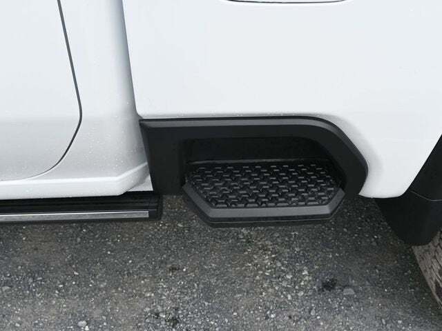 2025 GMC Sierra 2500HD 4WD Crew Cab Standard Bed Denali
