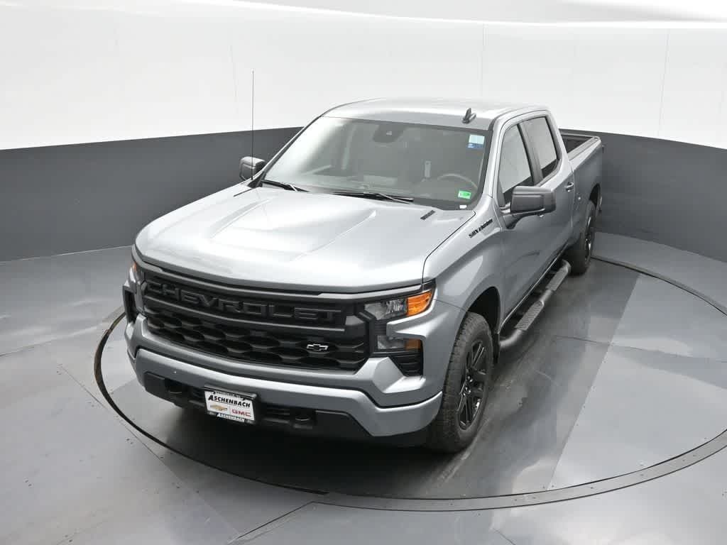 2026 Chevrolet Silverado 1500 4WD Crew Cab Standard Bed Custom