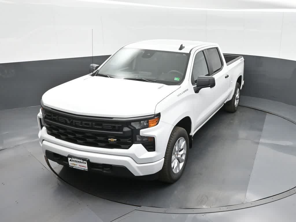 2026 Chevrolet Silverado 1500 4WD Crew Cab Standard Bed Custom