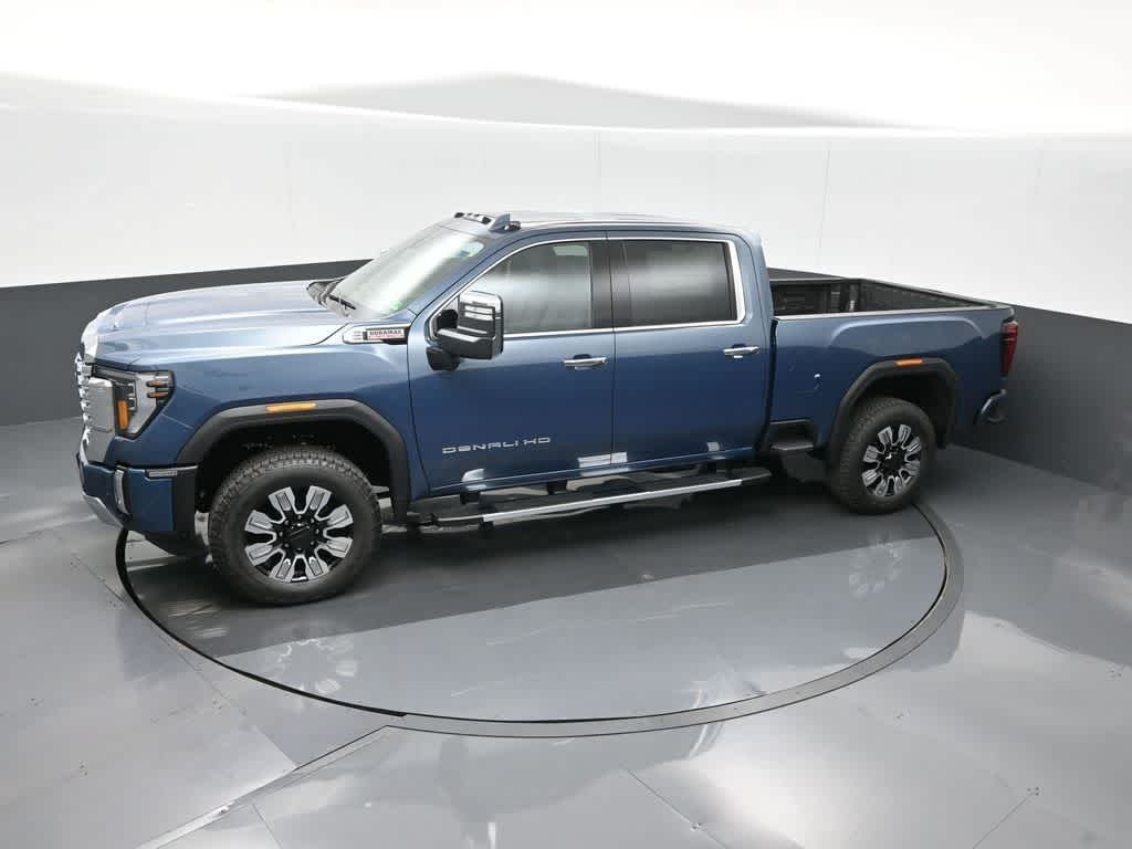 2025 GMC Sierra 2500HD 4WD Crew Cab Standard Bed Denali