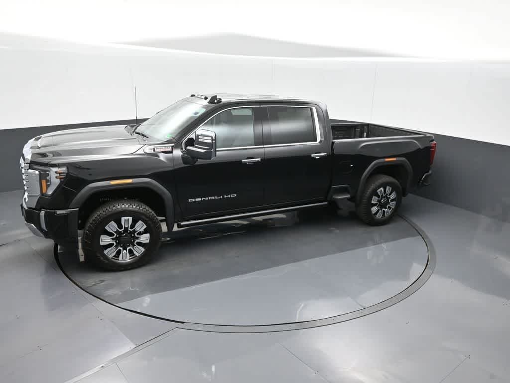 2025 GMC Sierra 2500HD 4WD Crew Cab Standard Bed Denali