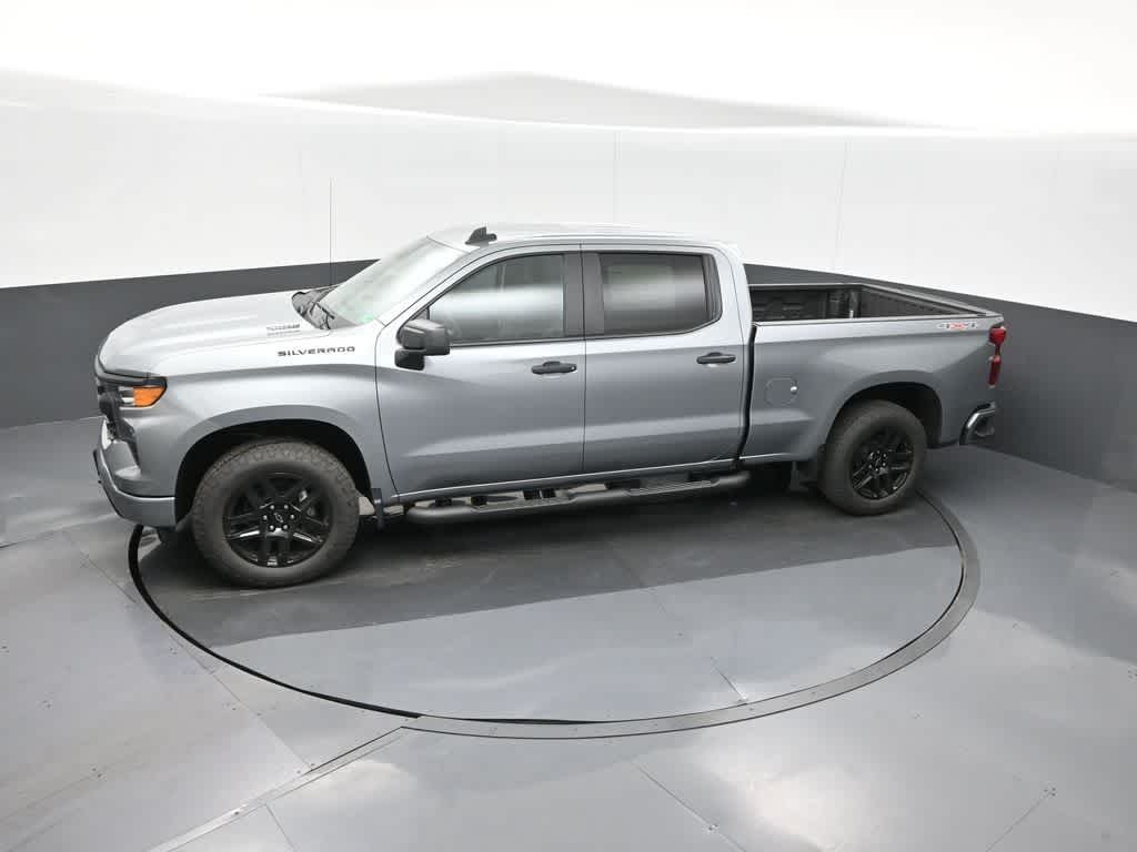 2026 Chevrolet Silverado 1500 4WD Crew Cab Standard Bed Custom