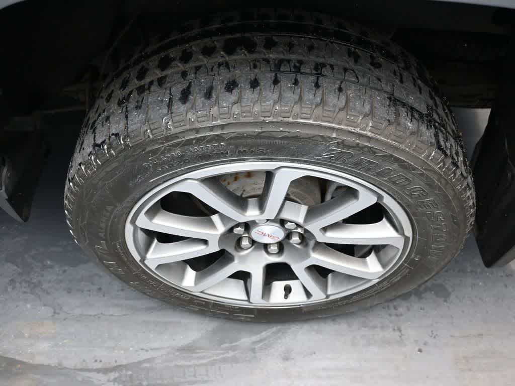 2022 GMC Canyon 4WD Crew Cab Short Box Denali