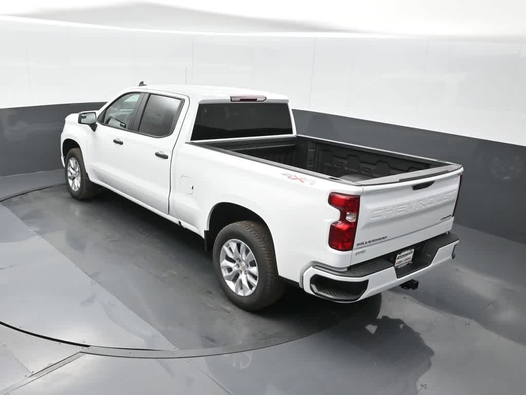 2026 Chevrolet Silverado 1500 4WD Crew Cab Standard Bed Custom