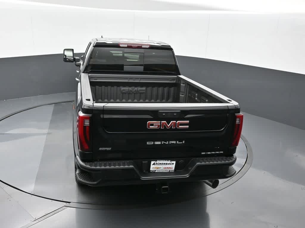 2025 GMC Sierra 2500HD 4WD Crew Cab Standard Bed Denali