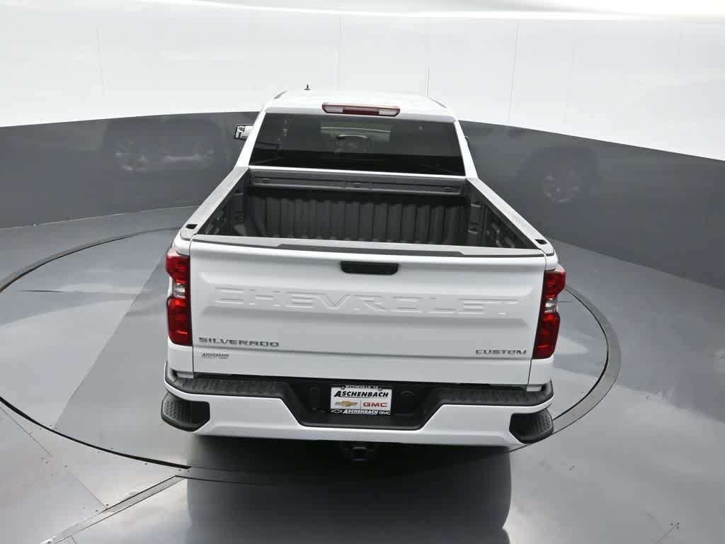 2026 Chevrolet Silverado 1500 4WD Crew Cab Standard Bed Custom