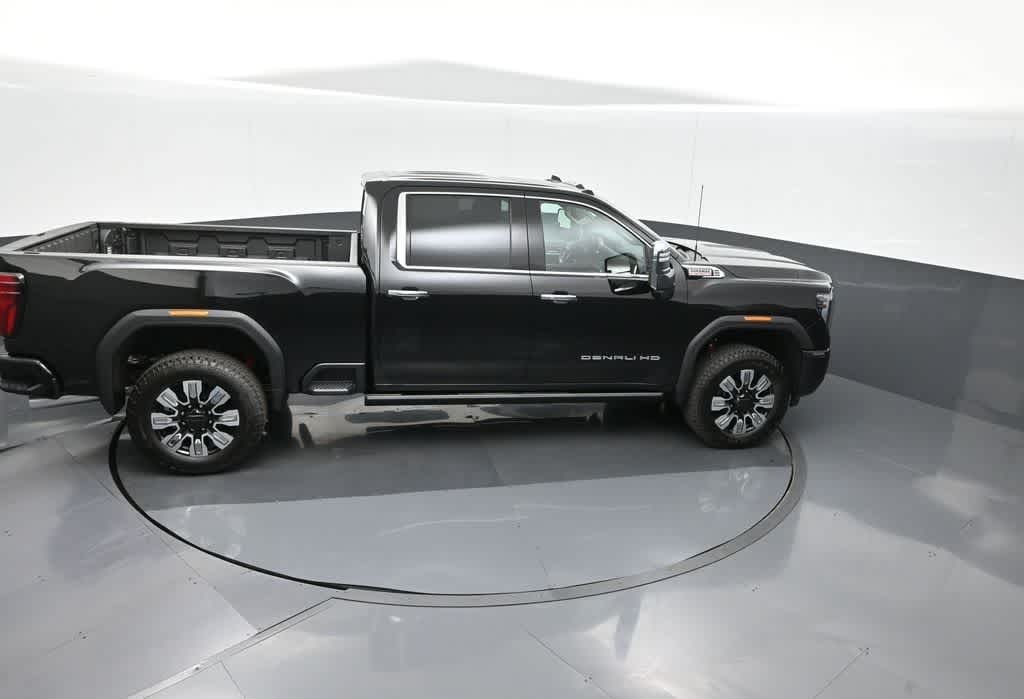 2025 GMC Sierra 2500HD 4WD Crew Cab Standard Bed Denali