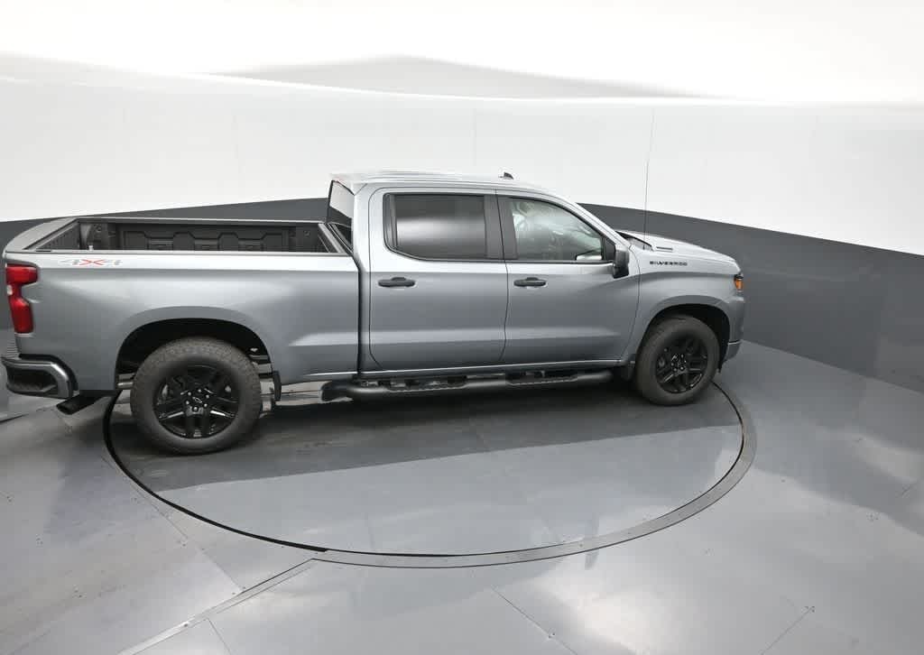 2026 Chevrolet Silverado 1500 4WD Crew Cab Standard Bed Custom