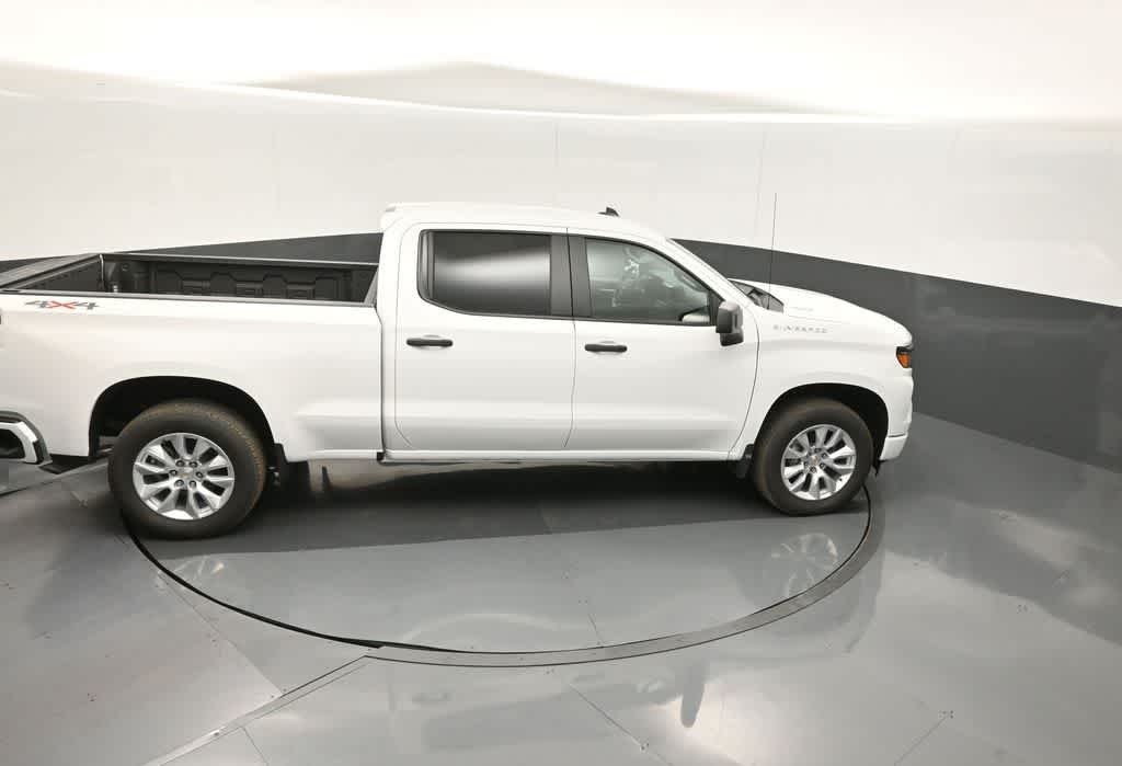 2026 Chevrolet Silverado 1500 4WD Crew Cab Standard Bed Custom