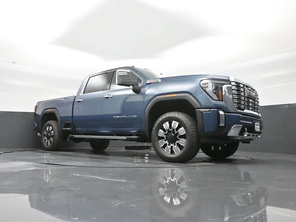 2025 GMC Sierra 2500HD 4WD Crew Cab Standard Bed Denali