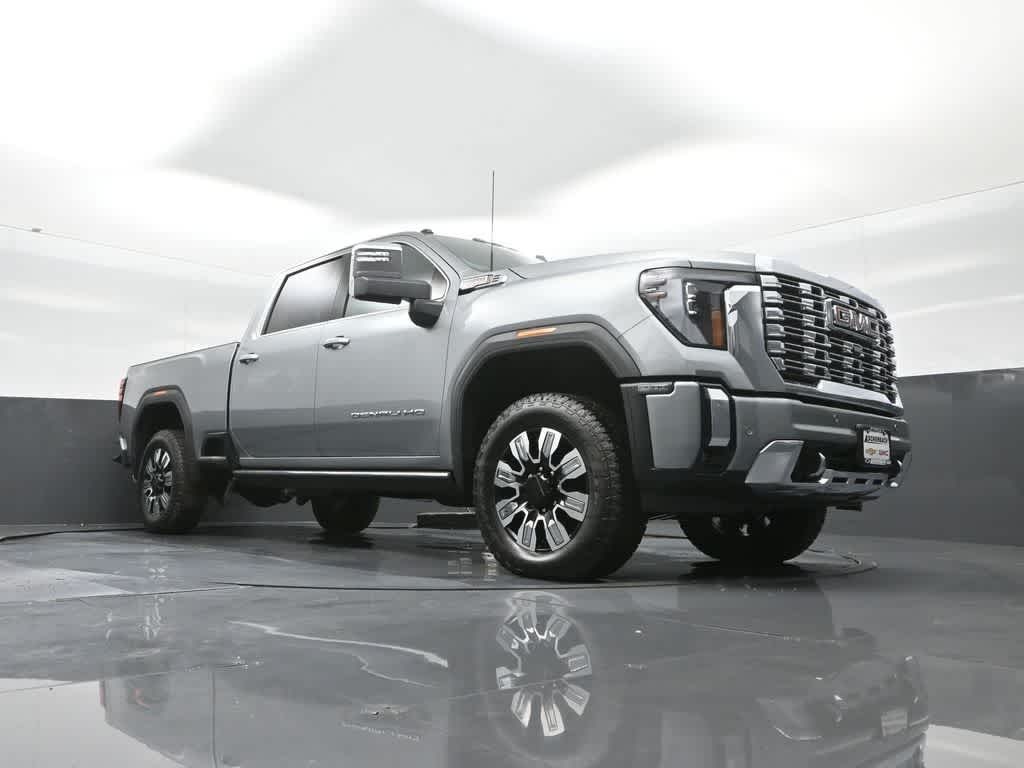 2025 GMC Sierra 2500HD 4WD Crew Cab Standard Bed Denali