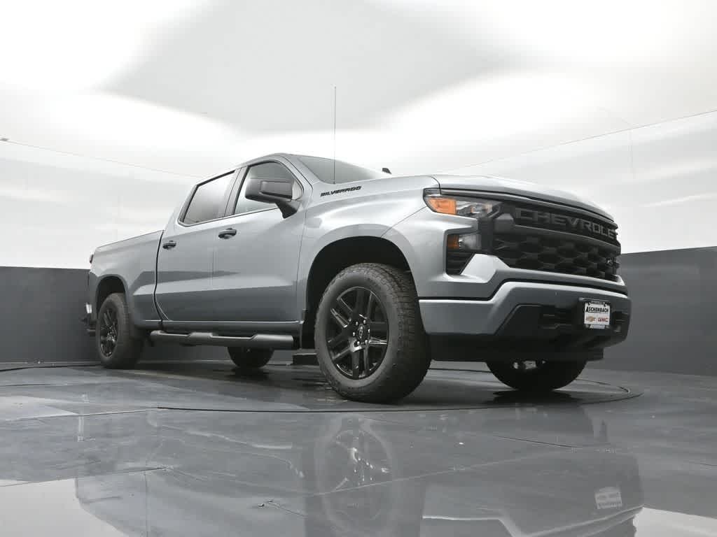 2026 Chevrolet Silverado 1500 4WD Crew Cab Standard Bed Custom