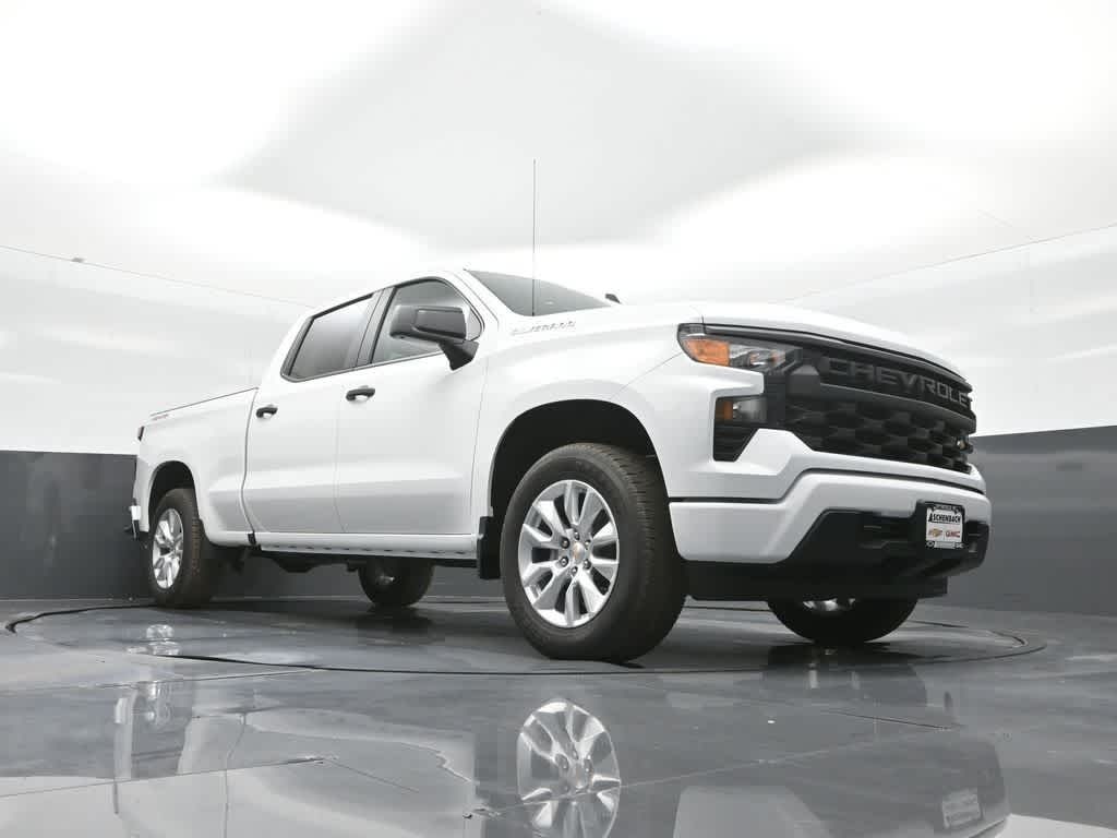 2026 Chevrolet Silverado 1500 4WD Crew Cab Standard Bed Custom