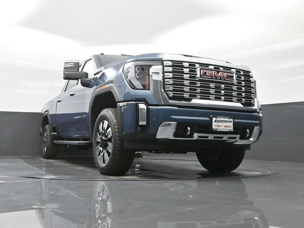 2025 GMC Sierra 2500HD 4WD Crew Cab Standard Bed Denali