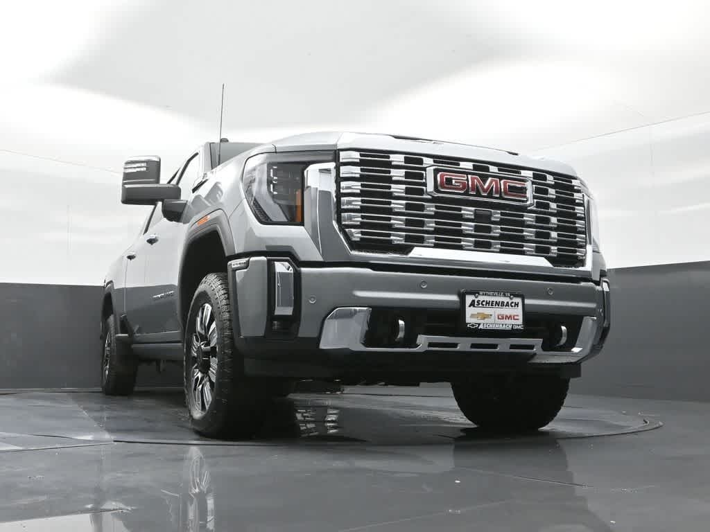 2025 GMC Sierra 2500HD 4WD Crew Cab Standard Bed Denali