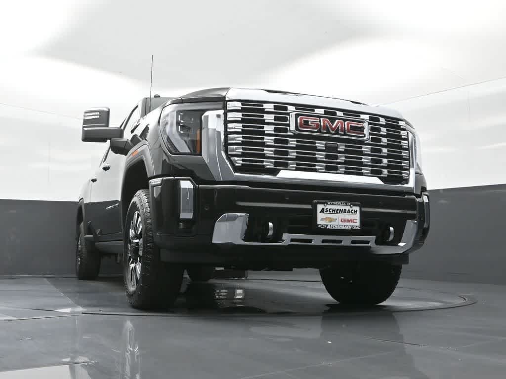 2025 GMC Sierra 2500HD 4WD Crew Cab Standard Bed Denali