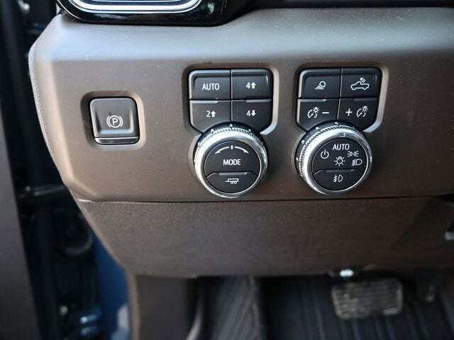 2025 GMC Sierra 2500HD 4WD Crew Cab Standard Bed Denali