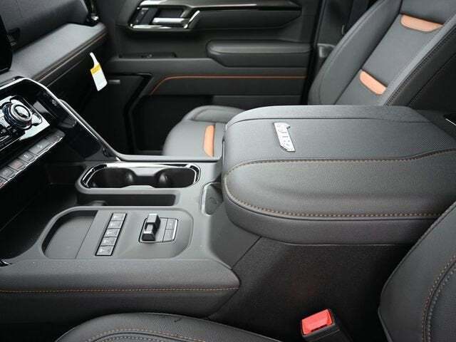 2025 GMC Sierra 2500HD 4WD Crew Cab Standard Bed AT4