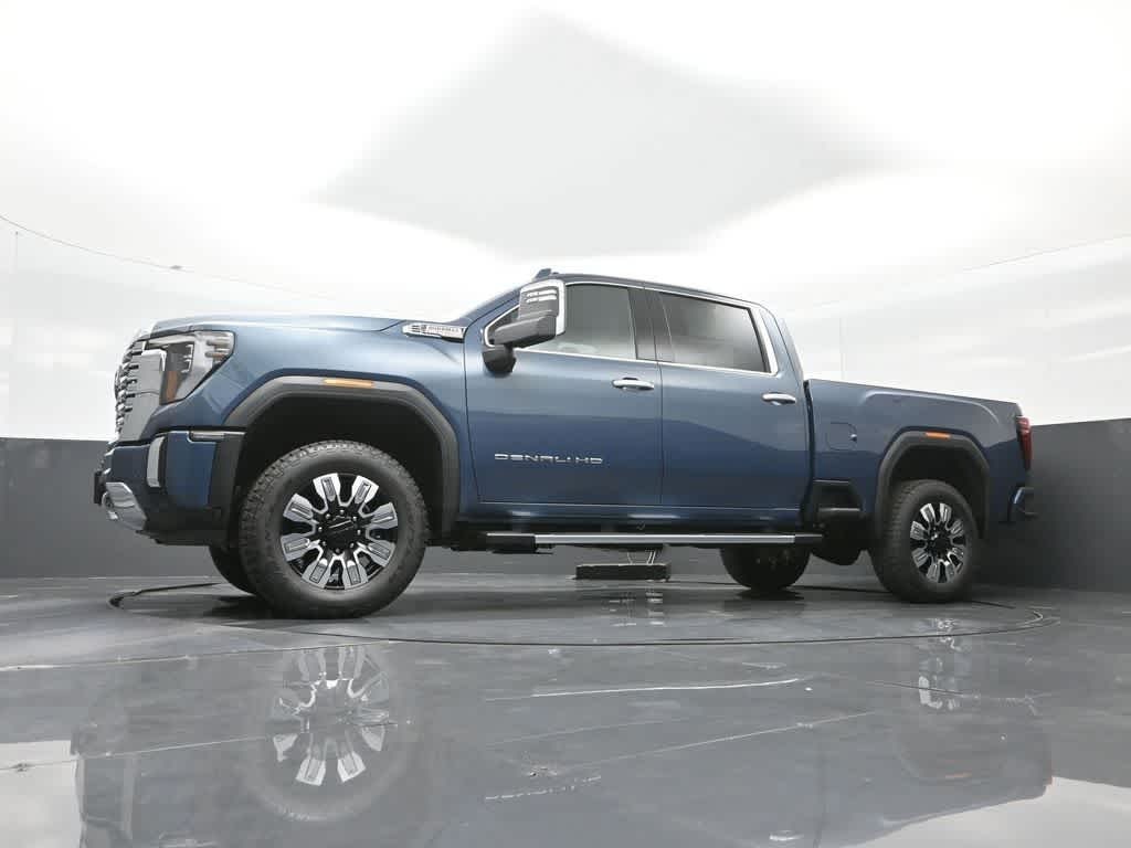 2025 GMC Sierra 2500HD 4WD Crew Cab Standard Bed Denali
