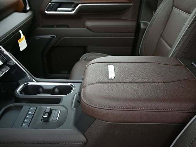 2025 GMC Sierra 2500HD 4WD Crew Cab Standard Bed Denali