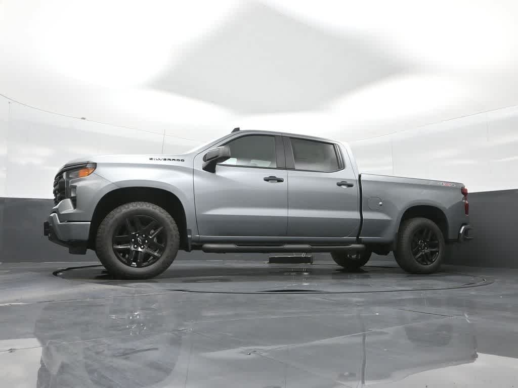 2026 Chevrolet Silverado 1500 4WD Crew Cab Standard Bed Custom