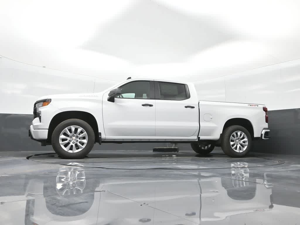 2026 Chevrolet Silverado 1500 4WD Crew Cab Standard Bed Custom