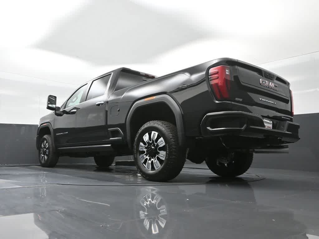 2025 GMC Sierra 2500HD 4WD Crew Cab Standard Bed Denali