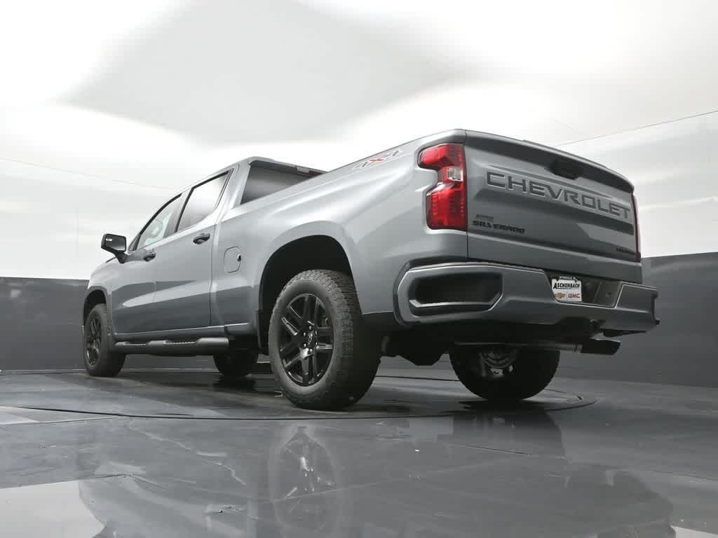2026 Chevrolet Silverado 1500 4WD Crew Cab Standard Bed Custom