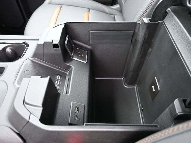2025 GMC Sierra 2500HD 4WD Crew Cab Standard Bed AT4