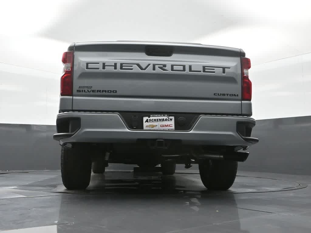 2026 Chevrolet Silverado 1500 4WD Crew Cab Standard Bed Custom