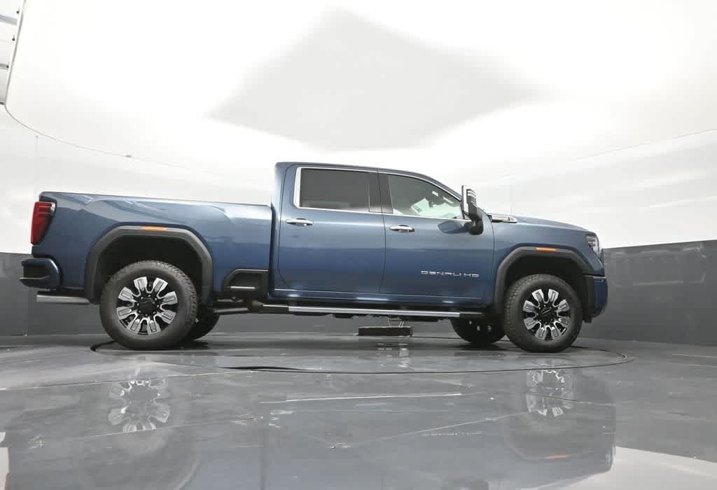2025 GMC Sierra 2500HD 4WD Crew Cab Standard Bed Denali