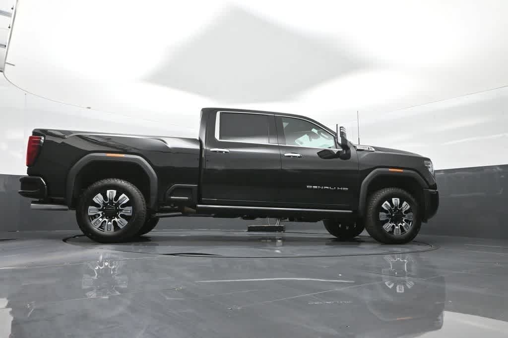 2025 GMC Sierra 2500HD 4WD Crew Cab Standard Bed Denali