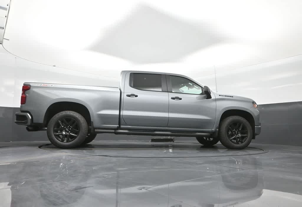 2026 Chevrolet Silverado 1500 4WD Crew Cab Standard Bed Custom