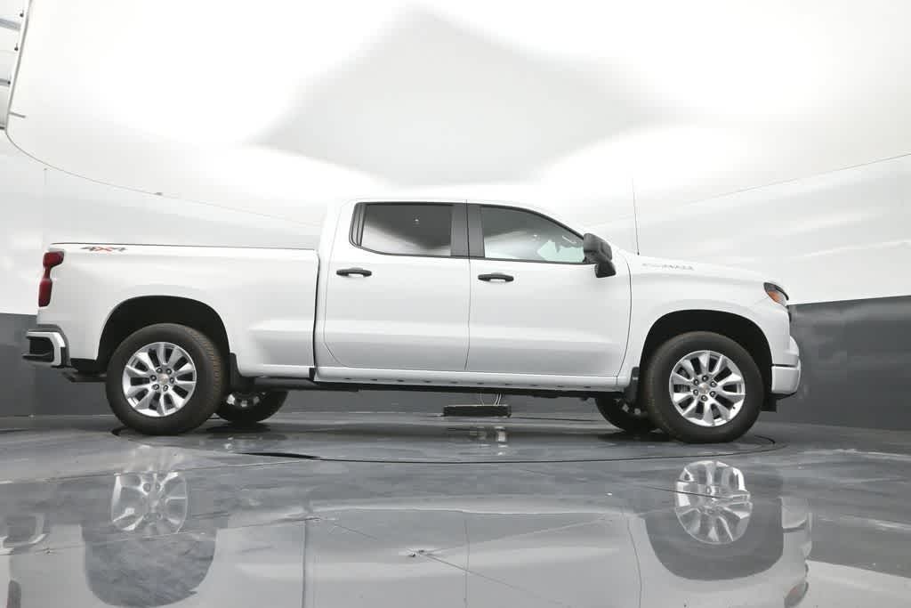 2026 Chevrolet Silverado 1500 4WD Crew Cab Standard Bed Custom