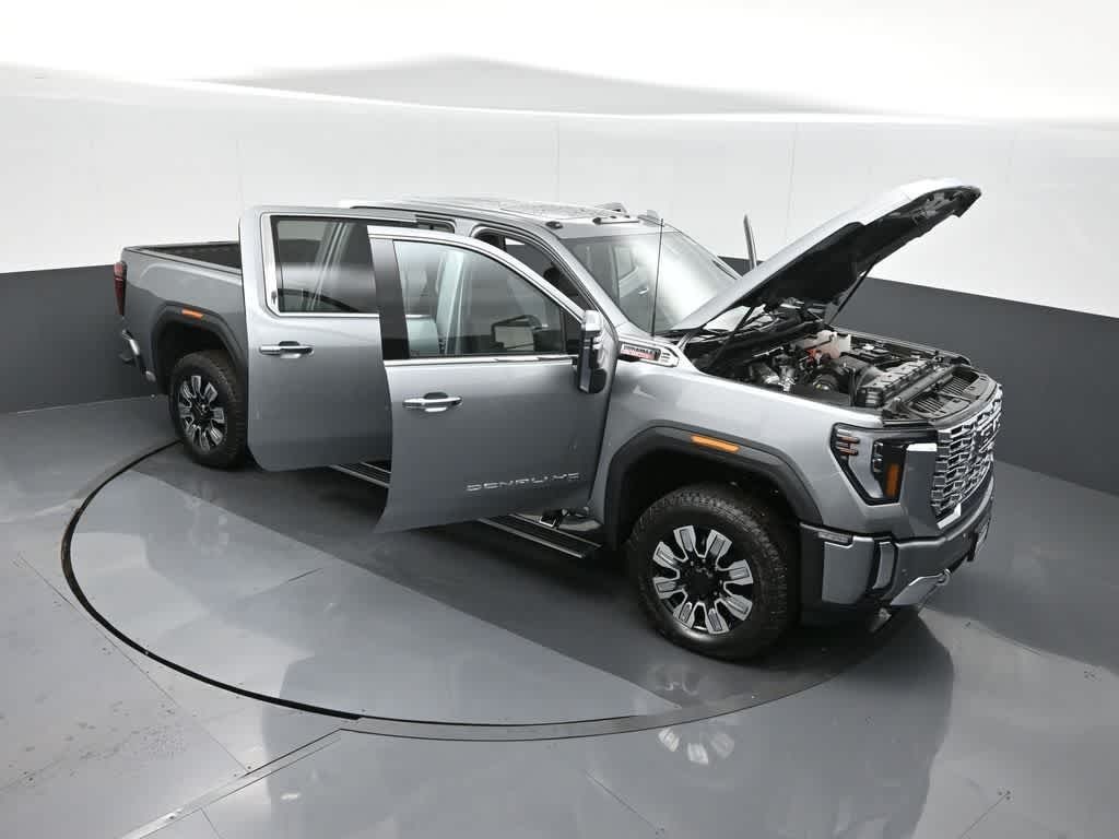 2025 GMC Sierra 2500HD 4WD Crew Cab Standard Bed Denali