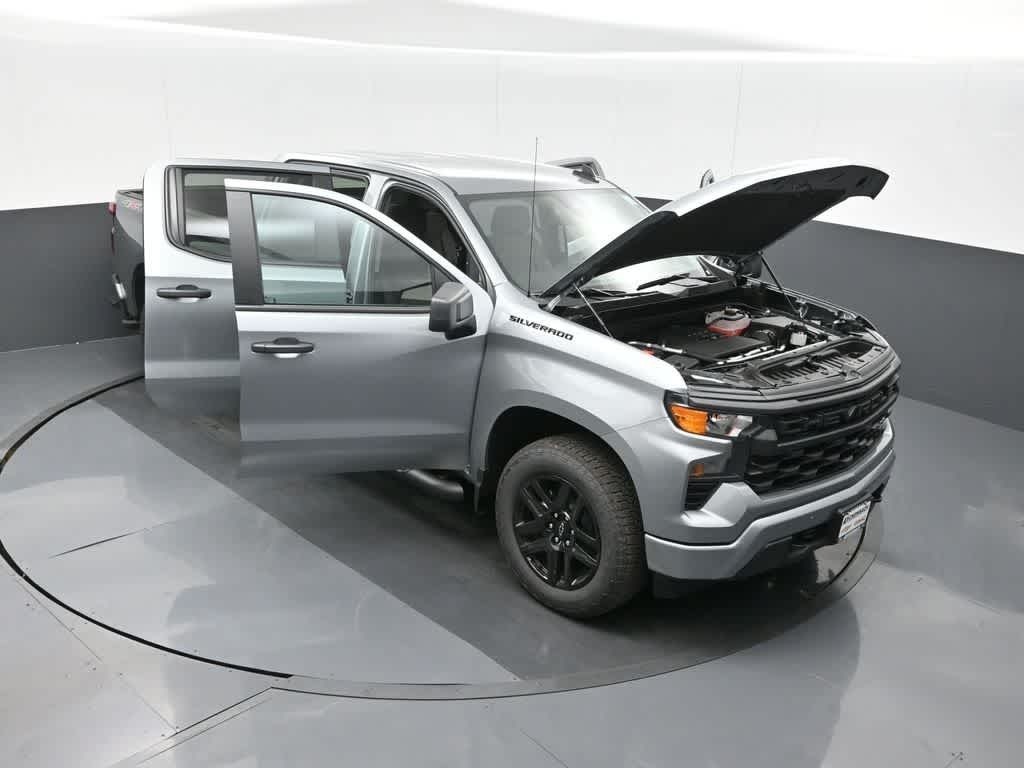 2026 Chevrolet Silverado 1500 4WD Crew Cab Standard Bed Custom
