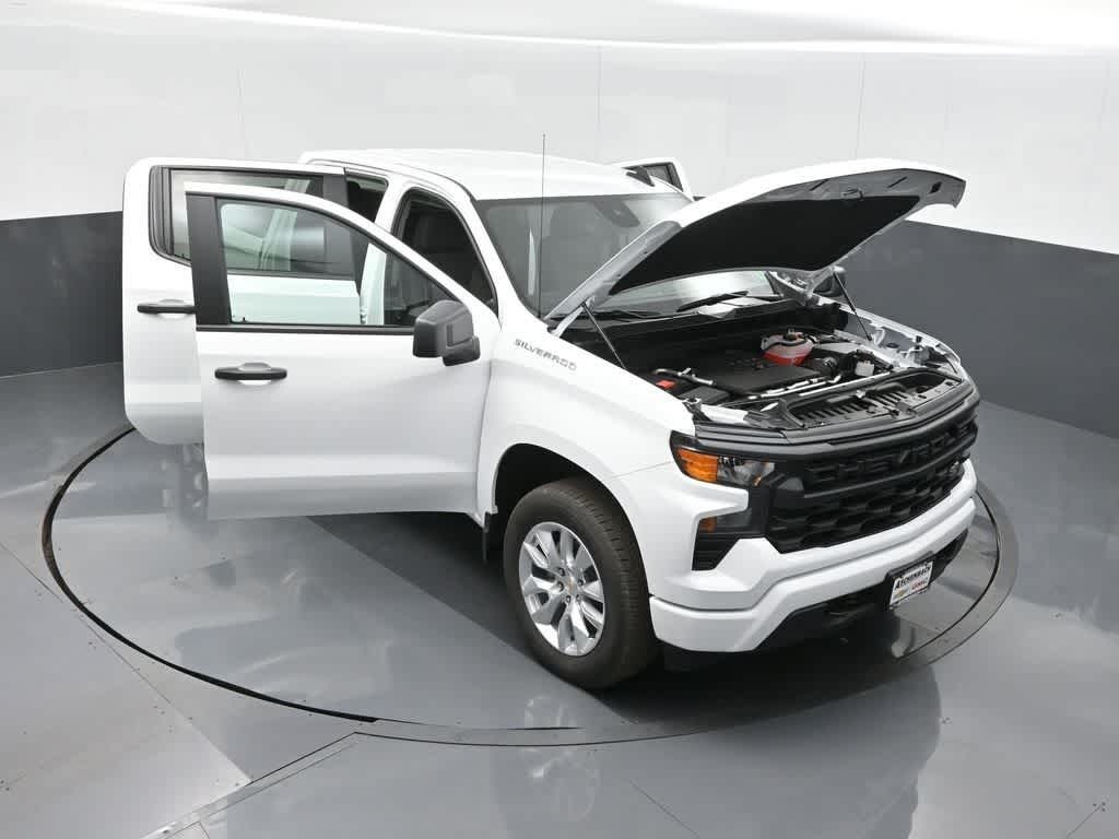 2026 Chevrolet Silverado 1500 4WD Crew Cab Standard Bed Custom