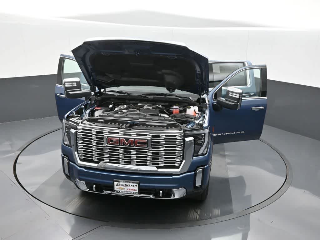 2025 GMC Sierra 2500HD 4WD Crew Cab Standard Bed Denali