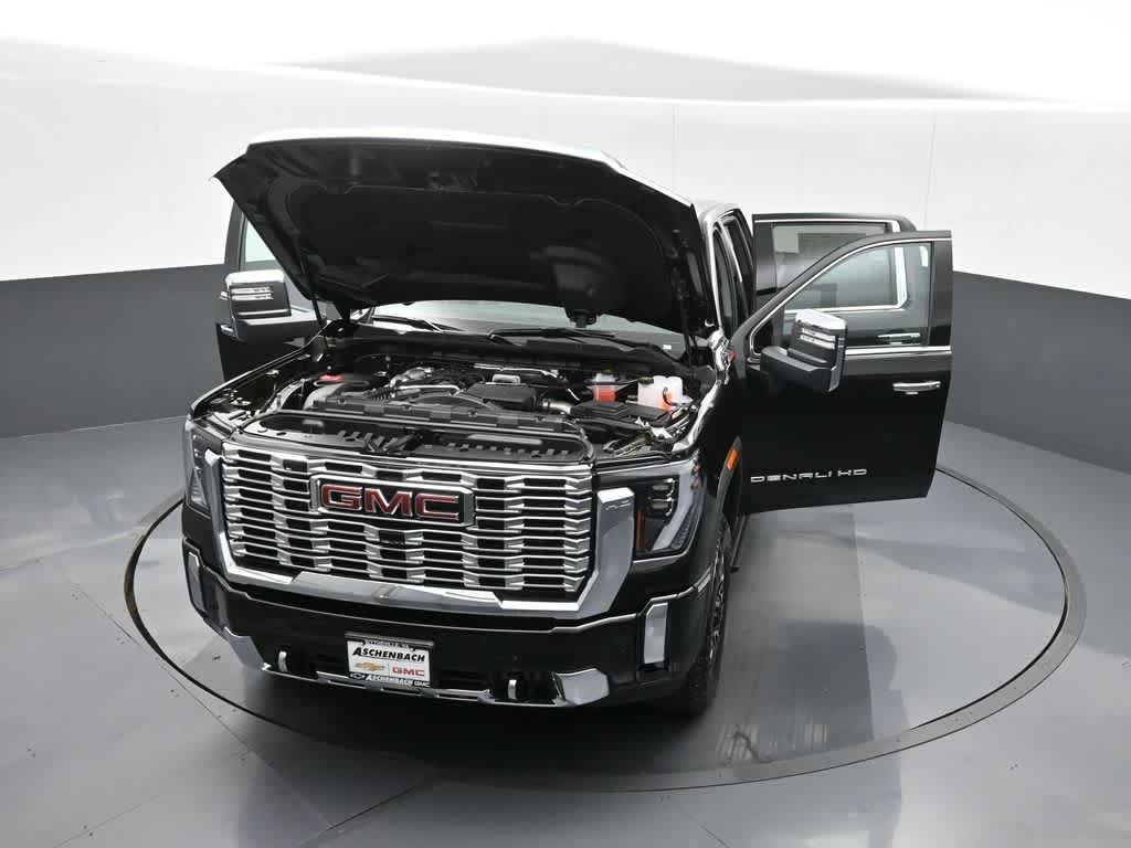 2025 GMC Sierra 2500HD 4WD Crew Cab Standard Bed Denali