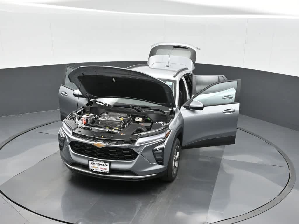 2025 Chevrolet Trax FWD LT