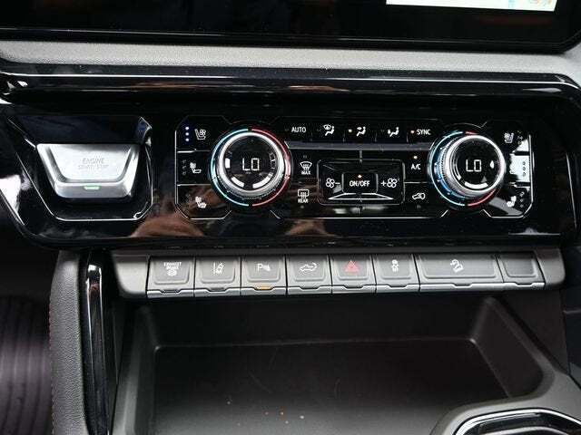 2025 GMC Sierra 2500HD 4WD Crew Cab Standard Bed AT4