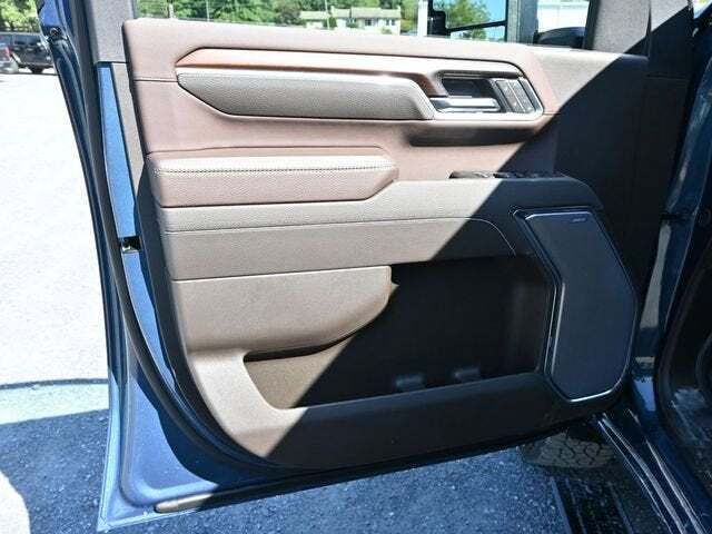 2025 GMC Sierra 2500HD 4WD Crew Cab Standard Bed Denali