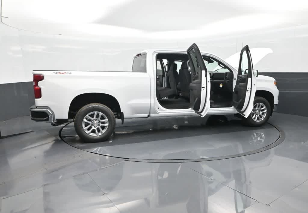 2026 Chevrolet Silverado 1500 4WD Crew Cab Standard Bed LT