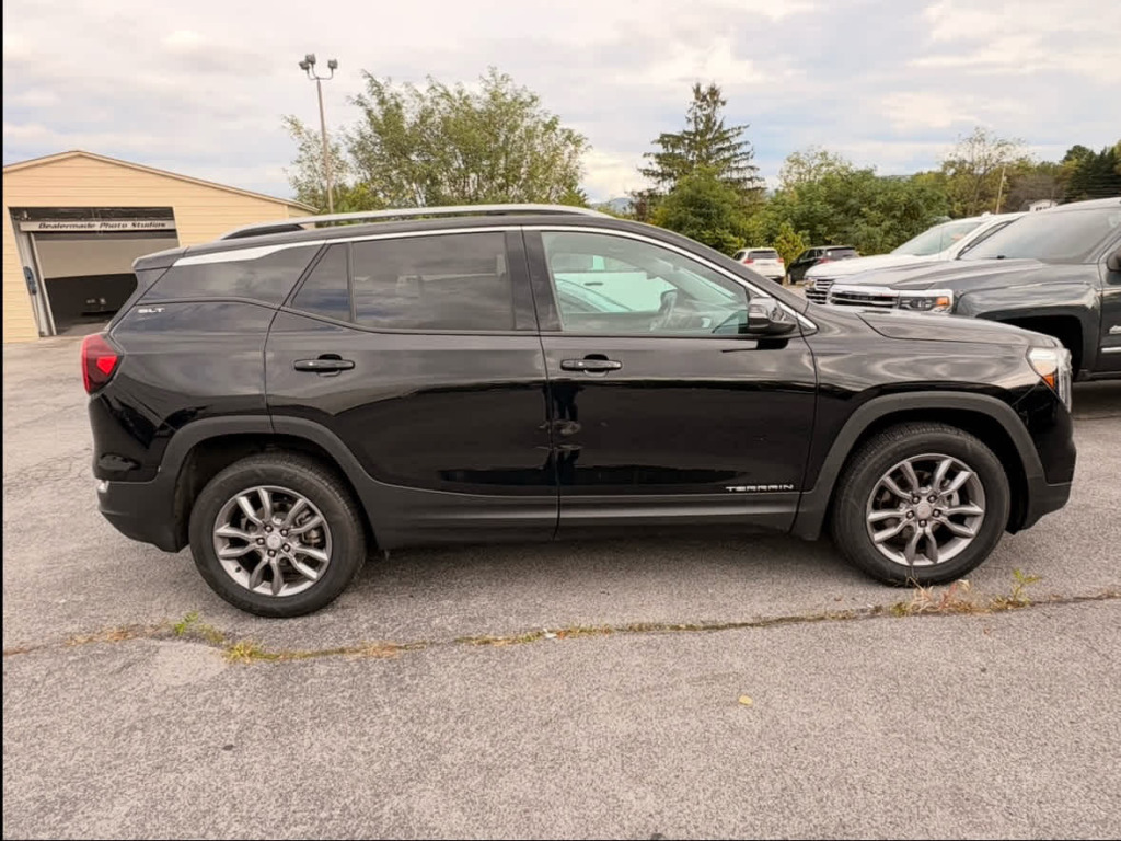 2024 GMC Terrain AWD SLT