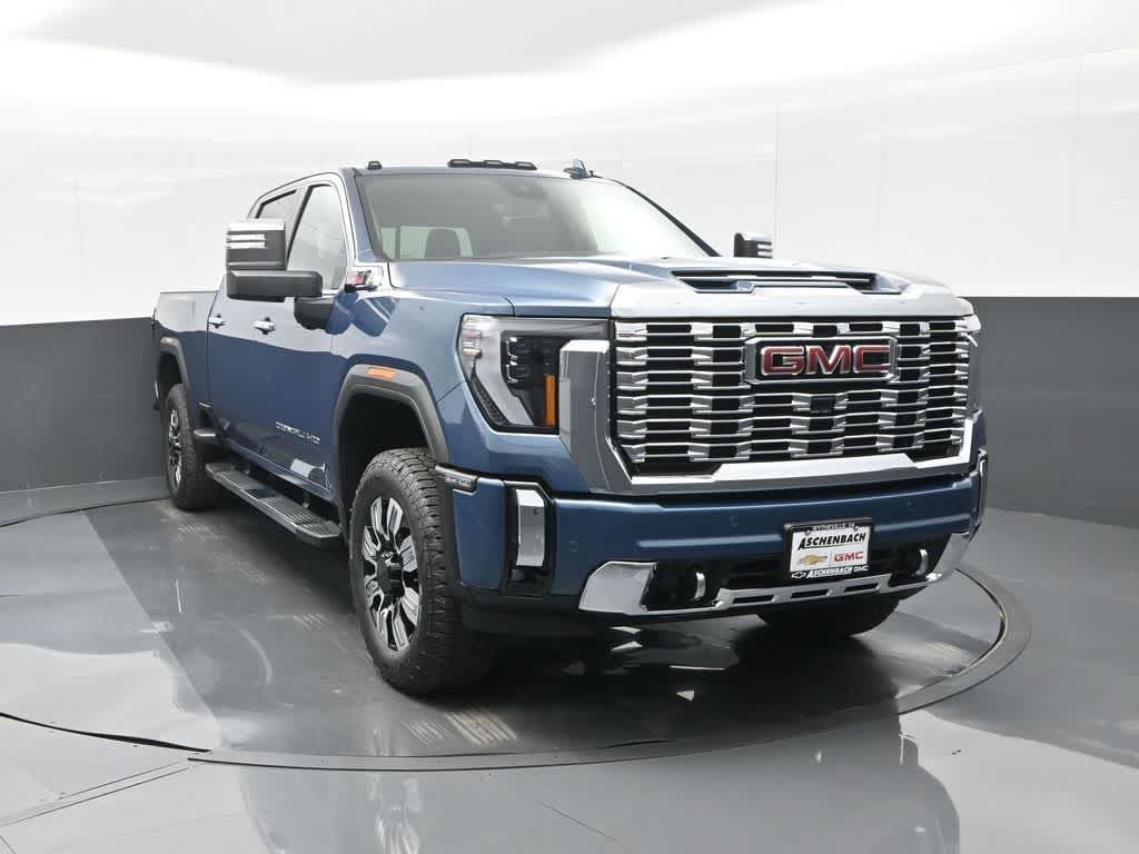 2025 GMC Sierra 2500HD 4WD Crew Cab Standard Bed Denali