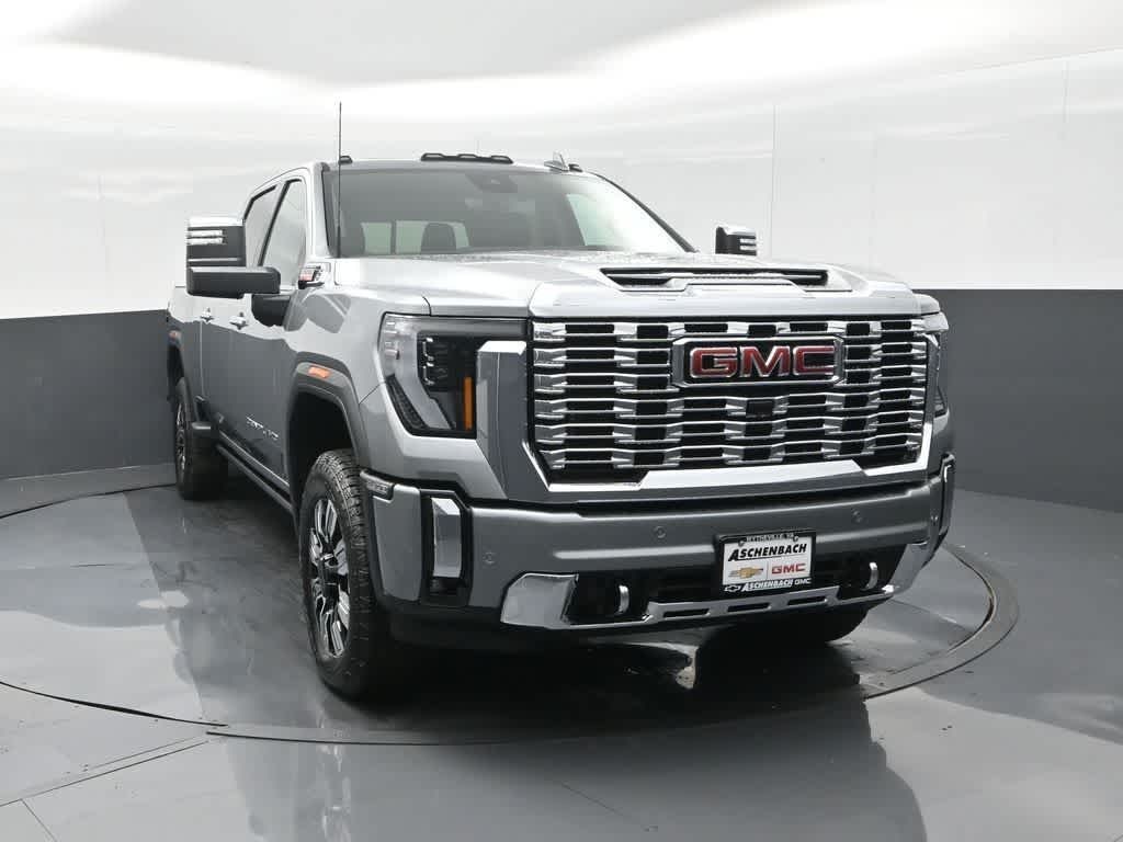 2025 GMC Sierra 2500HD 4WD Crew Cab Standard Bed Denali